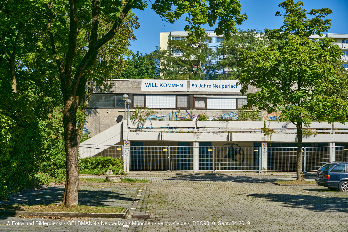 04.09.2019 - Einkaufs- und Wohnzentrum Quiddestraße in Neuperlach